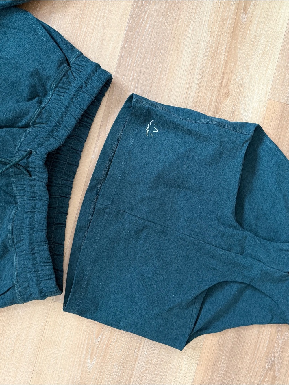 Beyond Yoga Evergreen High-Neck Cropped Tank with Jogger Set - Picture 4 of 5